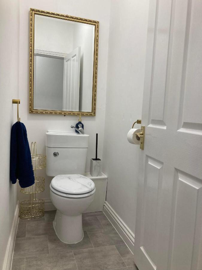 Agapi Apartment - Sea View Sleeps Ten 블랙풀 외부 사진