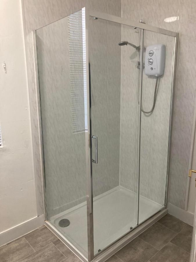 Agapi Apartment - Sea View Sleeps Ten 블랙풀 외부 사진