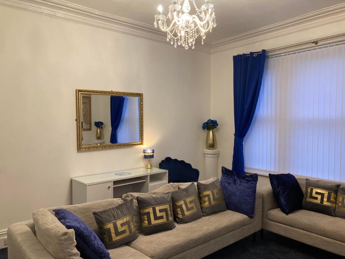 Agapi Apartment - Sea View Sleeps Ten 블랙풀 외부 사진