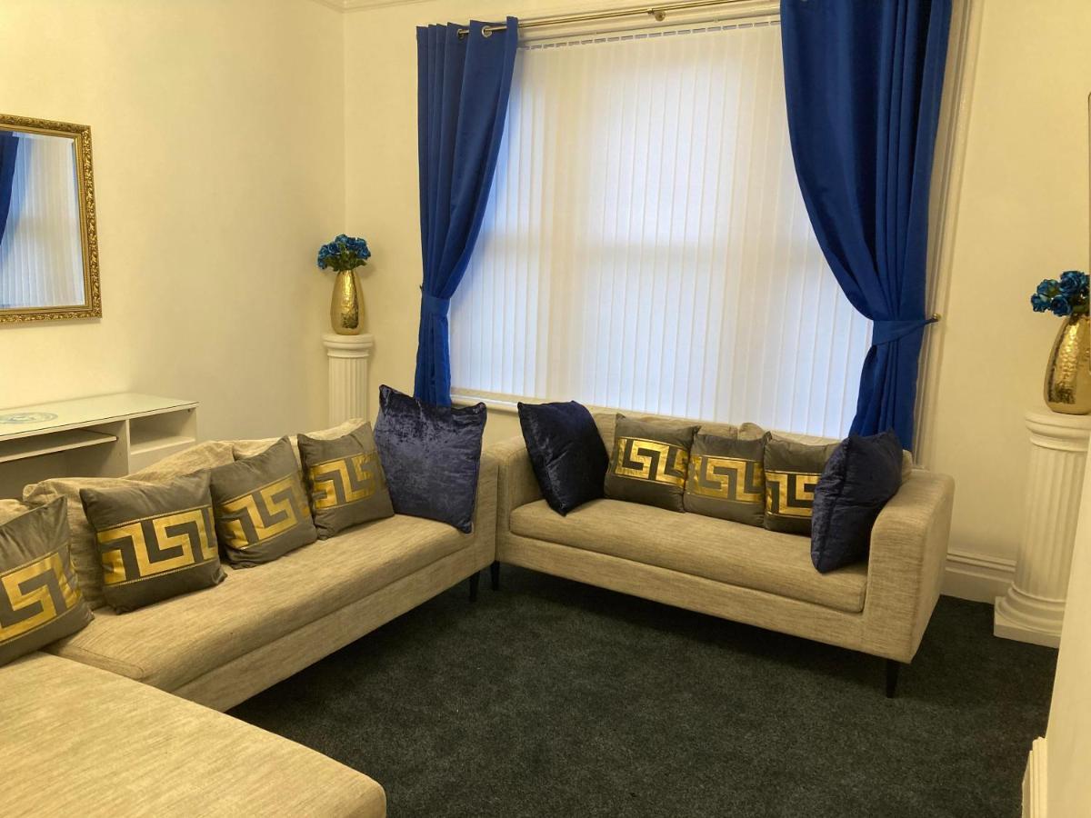 Agapi Apartment - Sea View Sleeps Ten 블랙풀 외부 사진